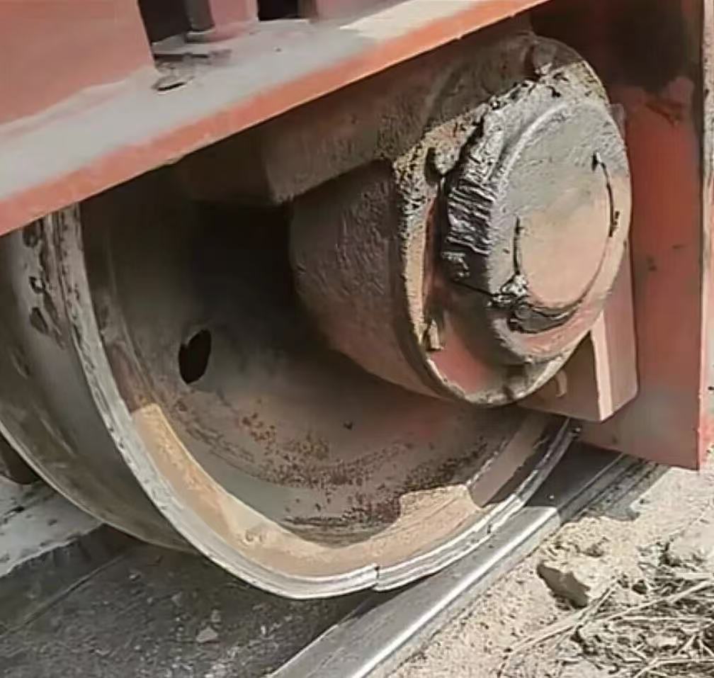 Why Do Crane Bridge and Trolley Wheel Flanges Grind Against Rails? (Causes & Solutions)