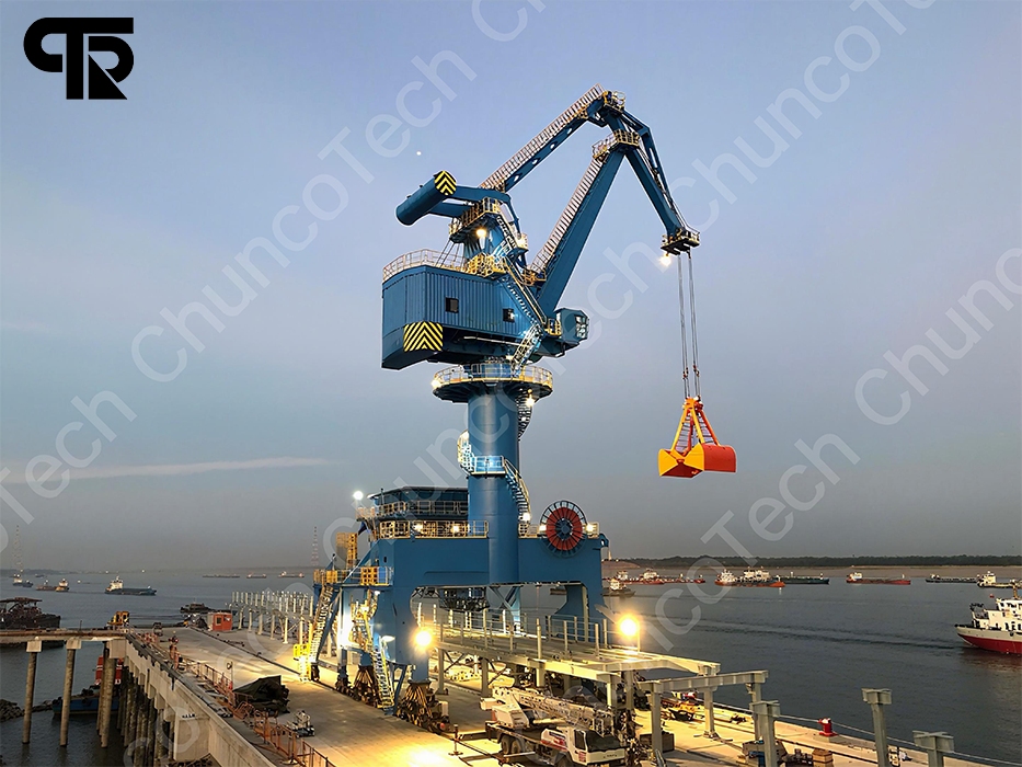 Portal Slewing Cranes Use Perfect Coordination of Slewing and Luffing to Become the "All-Round Performer" Between Dock and Yard
